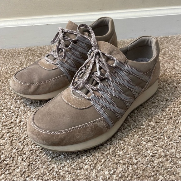 Women's Dansko Gabi Shoes - Taupe Burnished Nubuck in Size 38 - Picture 3 of 8